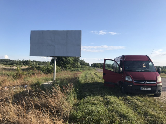 Щит 6x3,  Об'їзна дорога, с. Бірки, правий